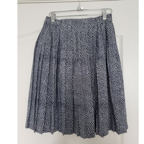Vintage Stylist Pleated Navy and White Polka dot skirt with pockets - Picture 9 of 11